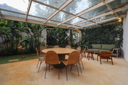 Casa à venda com 588m², 3 quartos e 3 vagas Casa à venda com 588m², 3 quartos e 3 vagasÁrea gourmet