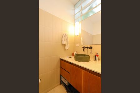 Casa à venda com 588m², 3 quartos e 3 vagas Casa à venda com 588m², 3 quartos e 3 vagasBanheiro da Suíte 2