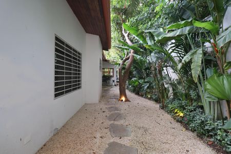 Casa à venda com 588m², 3 quartos e 3 vagas Casa à venda com 588m², 3 quartos e 3 vagasJardim
