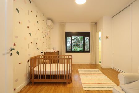 Casa à venda com 588m², 3 quartos e 3 vagas Casa à venda com 588m², 3 quartos e 3 vagasSuíte 3