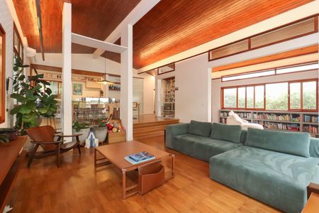 Sala de casa à venda com 3 quartos, 588m² em Pinheiros, São Paulo