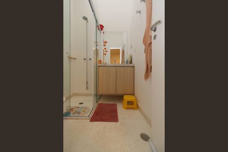 Casa à venda com 588m², 3 quartos e 3 vagas Casa à venda com 588m², 3 quartos e 3 vagasBanheiro da Suíte 1