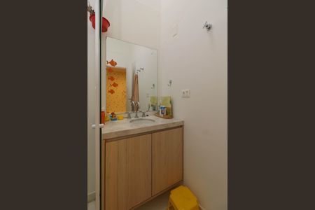 Casa à venda com 588m², 3 quartos e 3 vagas Casa à venda com 588m², 3 quartos e 3 vagasBanheiro da Suíte 1