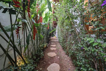 Casa à venda com 588m², 3 quartos e 3 vagas Casa à venda com 588m², 3 quartos e 3 vagasJardim