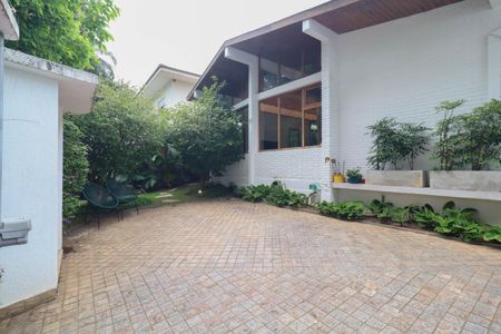 Casa à venda com 588m², 3 quartos e 3 vagas Casa à venda com 588m², 3 quartos e 3 vagasGaragem