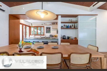 Casa à venda com 3 quartos, 588m² em Pinheiros, São Paulo