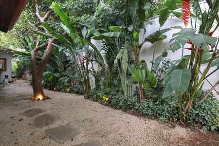 Casa à venda com 588m², 3 quartos e 3 vagas Casa à venda com 588m², 3 quartos e 3 vagasJardim