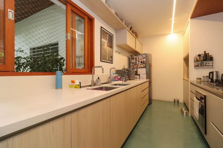 Casa à venda com 588m², 3 quartos e 3 vagas Casa à venda com 588m², 3 quartos e 3 vagasCozinha