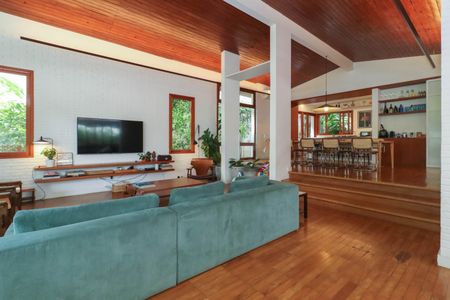 Casa à venda com 588m², 3 quartos e 3 vagas Casa à venda com 588m², 3 quartos e 3 vagasSala