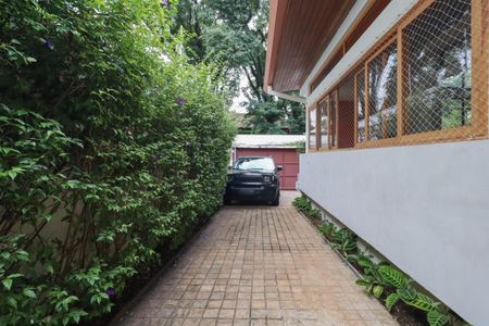 Casa à venda com 588m², 3 quartos e 3 vagas Casa à venda com 588m², 3 quartos e 3 vagasGaragem