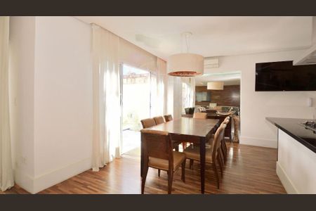 Casa à venda com 525m², 5 quartos e 5 vagas