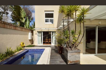 Casa à venda com 525m², 5 quartos e 5 vagas