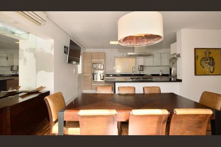 Casa à venda com 525m², 5 quartos e 5 vagas