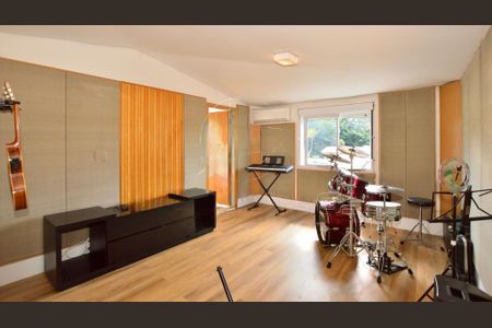 Casa à venda com 525m², 5 quartos e 5 vagas