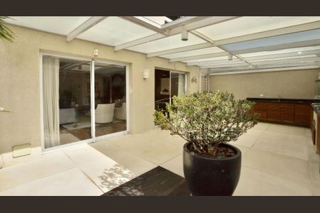 Casa à venda com 525m², 5 quartos e 5 vagas