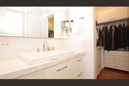 Casa à venda com 525m², 5 quartos e 5 vagas