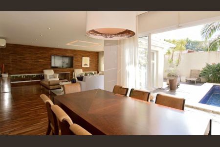 Casa à venda com 525m², 5 quartos e 5 vagas