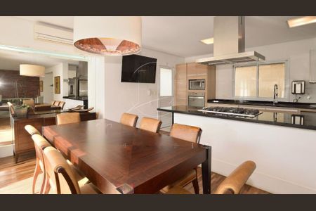 Casa à venda com 525m², 5 quartos e 5 vagas