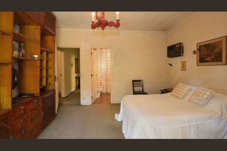 Casa à venda com 261m², 4 quartos e 4 vagas