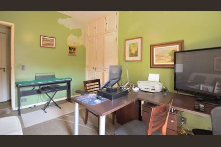 Casa à venda com 261m², 4 quartos e 4 vagas