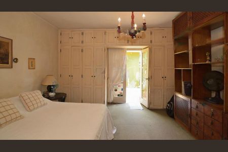 Casa à venda com 261m², 4 quartos e 4 vagas