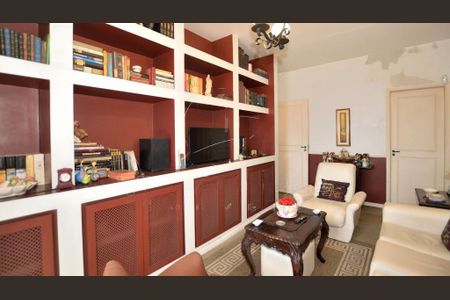 Casa à venda com 261m², 4 quartos e 4 vagas