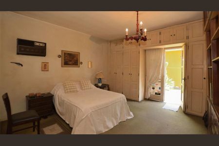 Casa à venda com 261m², 4 quartos e 4 vagas