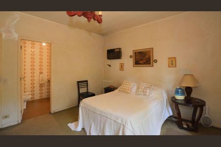 Casa à venda com 261m², 4 quartos e 4 vagas