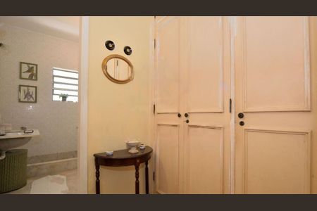 Casa à venda com 261m², 4 quartos e 4 vagas