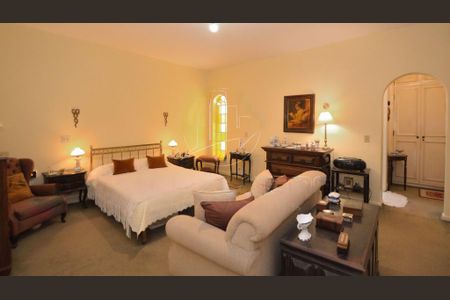 Casa à venda com 261m², 4 quartos e 4 vagas