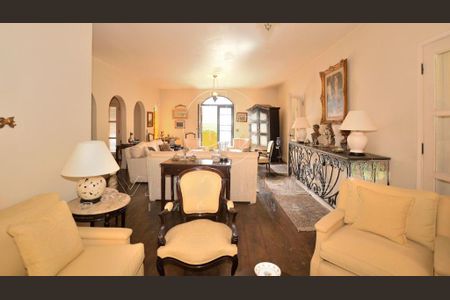 Casa à venda com 4 quartos, 261m² em Alto de Pinheiros, São Paulo