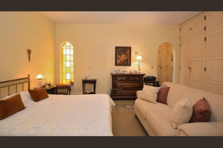 Casa à venda com 261m², 4 quartos e 4 vagas