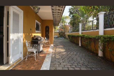 Casa à venda com 261m², 4 quartos e 4 vagas