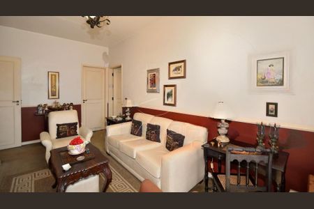 Casa à venda com 261m², 4 quartos e 4 vagas