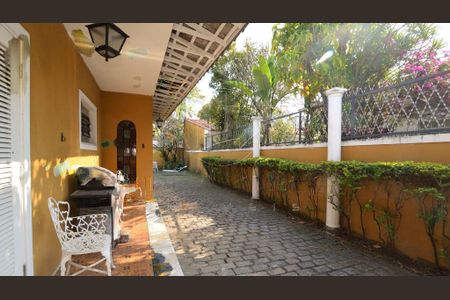 Casa à venda com 261m², 4 quartos e 4 vagas