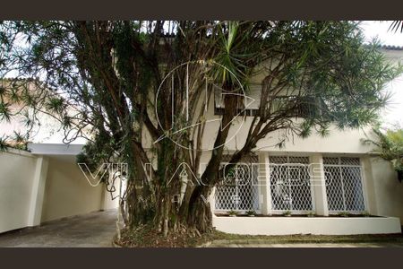 Casa à venda com 250m², 2 quartos e 8 vagas