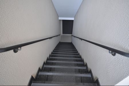 Apartamento para alugar com 34m², 1 quarto e sem vagaEscada