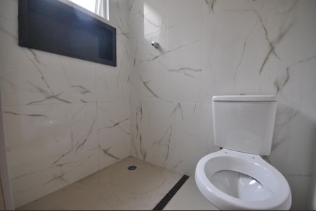 Banheiro de apartamento para alugar com 1 quarto, 34m² em Vila Mazzei, São Paulo
