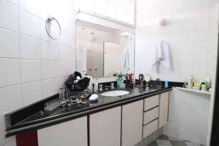 Casa para alugar com 360m², 3 quartos e 4 vagasBanheiro da Suíte