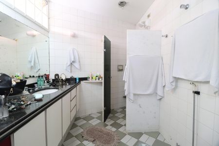 Casa para alugar com 360m², 3 quartos e 4 vagasBanheiro da Suíte