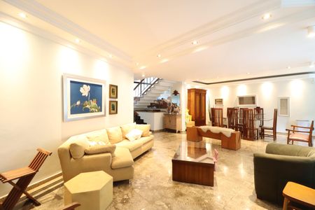 Casa para alugar com 360m², 3 quartos e 4 vagasSala