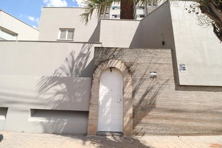 Casa para alugar com 360m², 3 quartos e 4 vagasFachada