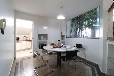 Casa para alugar com 360m², 3 quartos e 4 vagasCozinha