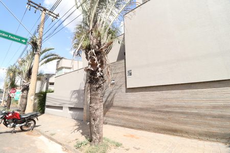 Casa para alugar com 360m², 3 quartos e 4 vagasFachada