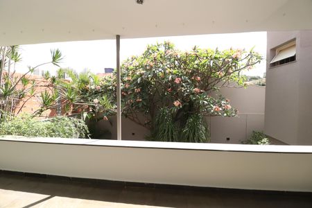 Casa para alugar com 360m², 3 quartos e 4 vagasSacada Quarto 2