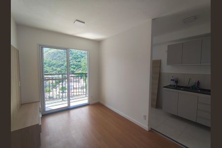 Sala de apartamento para alugar com 2 quartos, 45m² em Jacarepaguá, Rio de Janeiro