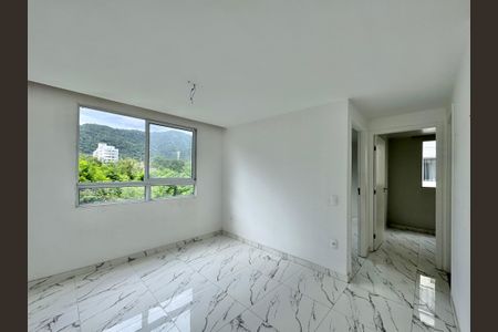 Sala de apartamento à venda com 2 quartos, 43m² em Vargem Pequena, Rio de Janeiro