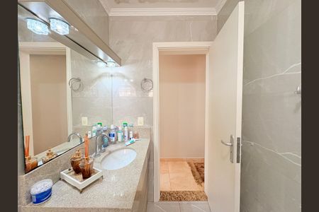 Casa à venda com 200m², 3 quartos e 2 vagasBanheiro Social