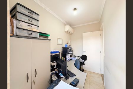 Casa à venda com 200m², 3 quartos e 2 vagasEscritório