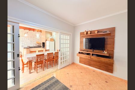 Casa à venda com 200m², 3 quartos e 2 vagasSala 